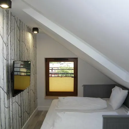 Aloza ホームステイ ウストカ